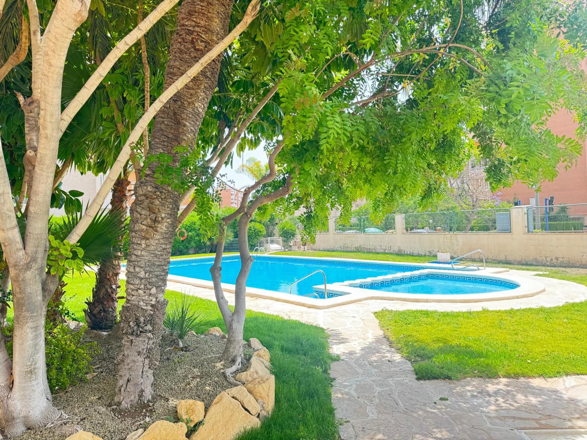 Estudio Con Piscina 阿利坎特 外观 照片